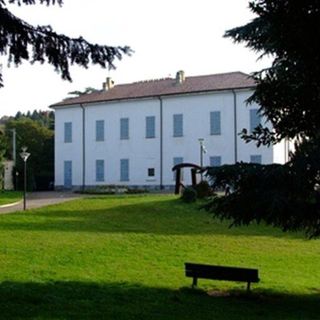 Vento forte su Varese, il Comune chiude Villa Augusta e parco Mantegazza