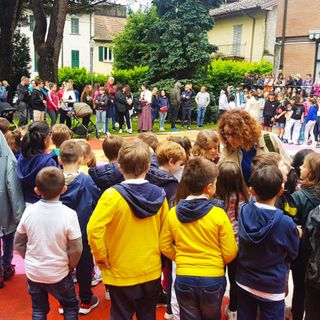 FOTO. Luvinate, inaugurato dai cento bambini della Primaria il &quot;Parco della Meraviglia&quot;