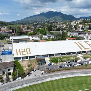 La nuovissima Acinque Ice Arena di via Albani