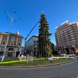 Il Comune di Varese rinvia l'accensione del Natale in città in segno di lutto per Maroni