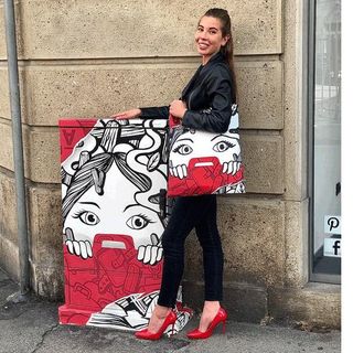 Arte e moda oltre la crisi. Le borse di via Mazzini sold out in un giorno