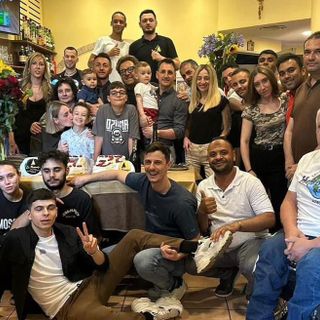 FOTO. La Paranza festeggia 17 anni e non lascia soli i varesini neanche d'estate
