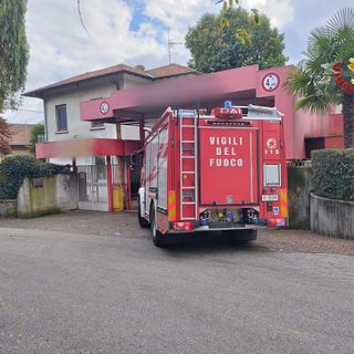 I vigili del fuoco sul luogo dell'incidente sul lavoro I vigili del fuoco sul luogo dell'incidente sul lavoro