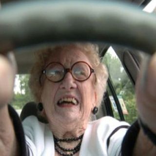 Contromano in autostrada, fermata un'automobilista di 81 anni