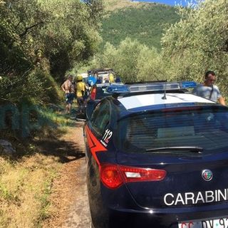 Dramma a Imperia: bruciano le sterpaglie e vengono investiti dalle fiamme. Muore una donna