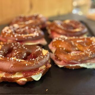 Qui e nella galleria alcune leccornie da mangiare al brunch nel locale di Luca e Alessandra (servizio a cura di Giulia Nicora)