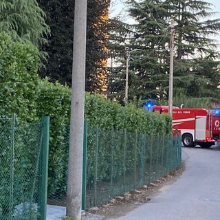 Incendio a Bizzozero: in fiamme un box e parte dell'edificio sovrastante