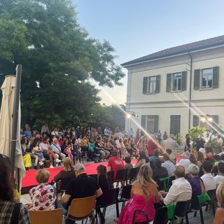 Sesto Calende, un successo &quot;La moda sfila a Palazzo&quot;