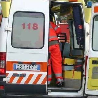 Mattinata nera per i motociclisti nel Varesotto, quattro feriti in poche ore