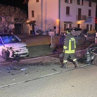FOTO. Schianto frontale a Luino, due donne ferite. Una di loro è in gravi condizioni
