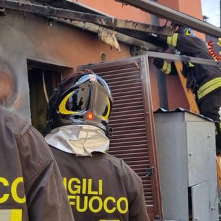 Fiamme in appartamento a Cavaria con Premezzo: soccorsa una persona