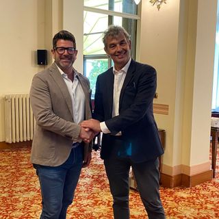 Carlo Bino e Matteo Malfatti alla presentazione della nuova società giallonera, l'HCMV Varese Hockey, al Palace Hotel di Varese