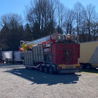 I primi camion dei giostrai hanno raggiunto piazzale Roma alla Schiranna
