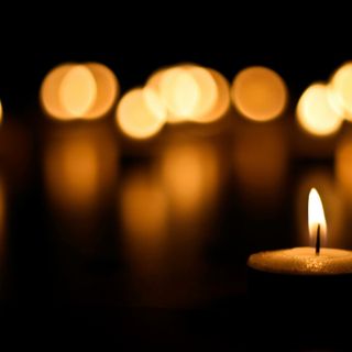 Una candela e una camminata contro la guerra 