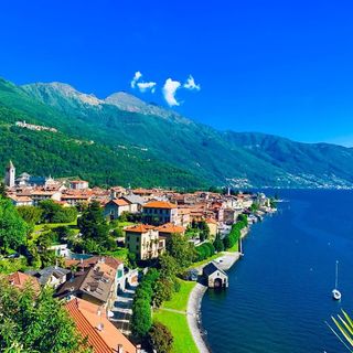 Nel blu dipinto di blu di Cannobio