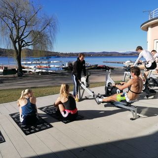 FOTO E VIDEO. Il sorriso e l'esempio dei canottieri olandesi a Varese: «Isolati nel paradiso della Schiranna. Accoglienza fantastica»