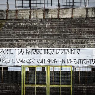 La foto dello striscione postata da Stefano Pertile con il suo &quot;grazie&quot;