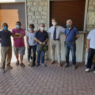 Cocquio Trevisago, il Comune consegna 14 sanificatori a scuole, parrocchia e associazioni