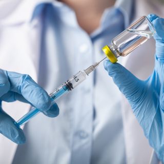 Vaccini, da domenica in Lombardia parte la campagna antinfluenzale e anticovid