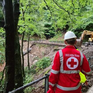 FOTO. La Croce Rossa di Luino e Valli: «Generi di prima necessità ai cittadini isolati, supporto ai familiari dell'uomo disperso»