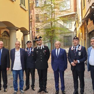 Orgoglio Varese e ANC fanno battere il cuore: inaugurato un defibrillatore pubblico