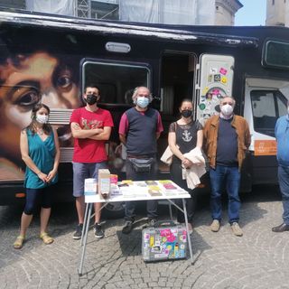 Varese, nelle vie del centro torna la zona d'ascolto Discobus per la prevenzione