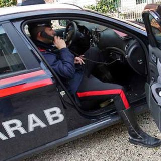 Azzate, aggredisce la moglie: arrestato dai carabinieri