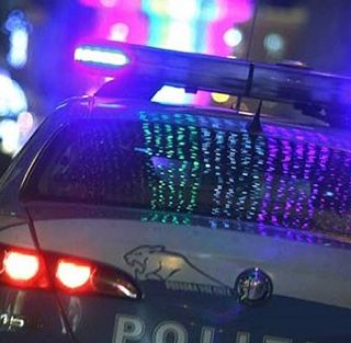 Schiamazzi in centro disturbano il sonno dei gallaratesi: arriva la polizia e ferma un giovane armato di tirapugni