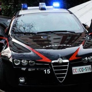 Scoperto fuori casa nonostante i domiciliari: cerca di giustificarsi simulando un malore Scoperto fuori casa nonostante i domiciliari: cerca di giustificarsi simulando un malore