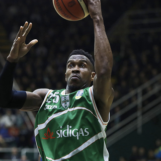 Basket, Varese ufficializza il colpo Rich in attesa del colpaccio Scola