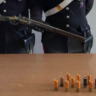 Girava in auto con un fucile da caccia con matricola abrasa: besozzese arrestato