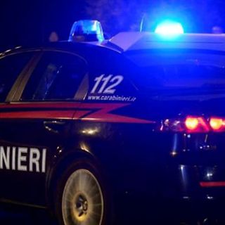 Somma, si schianta in auto contro una recinzione: trovato con un bastone in macchina e positivo all'acoltest
