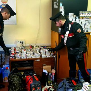 Furto in tabaccheria a Cantello, straniero preso dopo un inseguimento a Saronno. Era ricercato da dodici anni