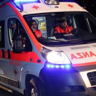Varese, incidente all'ora di punta in viale Aguggiari: due persone coinvolte