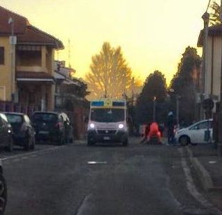 Gorla Maggiore, donna investita all'incrocio. Soccorso anche un bambino di 8 anni