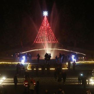 Una mongolfiera illuminata farà volare il Natale ai Giardini Estensi