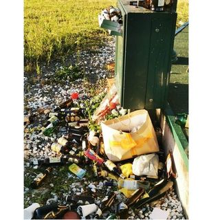 Festino e rifiuti a Mustonate, il proprietario Francesco Aletti: «Comprendo i ragazzi, ma non li giustifico»