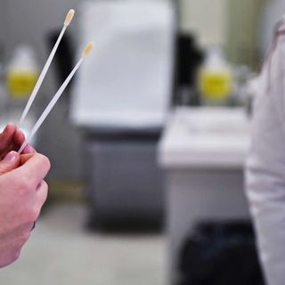 Coronavirus, la Regione potenzia il piano anti Covid: tamponi prenotabili anche dai medici di base