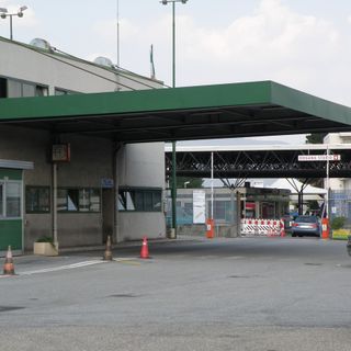 Coronavirus, proposta shock dalla Lega dei Ticinesi: «Impedire l'accesso ai frontalieri per evitare il rischio contagio»