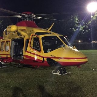 Ragazzini in moto contro un palo a Lomazzo: il più grave è stato trasportato con l'elisoccorso al Circolo