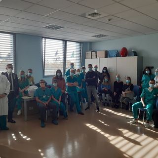 L'equipe di intensivisti, infermieri e specializzandi della provincia di Varese che a inizio novembre partì per prestare la propria preziosa opera nell'ospedale allestito alla Fiera di Milano