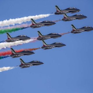 Angera pronta ad accogliere le Frecce Tricolori Angera pronta ad accogliere le Frecce Tricolori