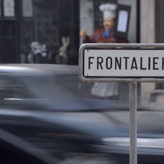 Alfieri (Pd): «Risolto il problema dei frontalieri che non potevano circolare in Italia con mezzi immatricolati oltre frontiera»