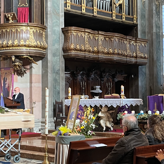 L'addio ad Agostino Valentini durante il ricordo del fratello Carlo
