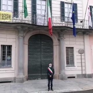 VIDEO E FOTO. Il silenzio di tutta la provincia per le vittime del Coronavirus unisce sindaci, cittadini e chi combatte in prima linea