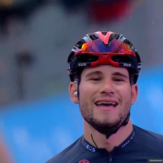 Ciclismo. Fuga, scatto e trionfo: fenomenale Filippo Ganna al Giro