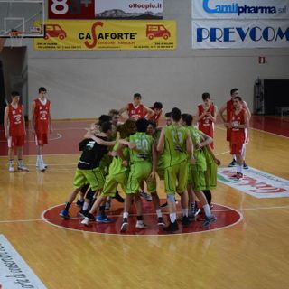 Il Basket Siamo Noi stupisce ancora e va a canestro con il Giovani Leggende