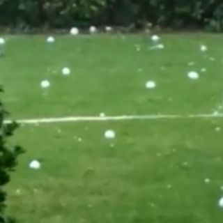 VIDEO. Impressionante grandinata a Pescara: chicchi grossi come arance