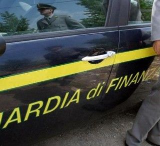 Controlli della Finanza in pizzerie e bar di Solbiate, Appiano, Bizzarone, Olgiate e Como: scoperti numerosi lavoratori in nero o irregolari