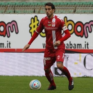 Luca Guidetti con la maglia del Monza, di cui è stato capitano della rinascita (foto tratta dal profilo Facebook ufficiale della società brianzola)
